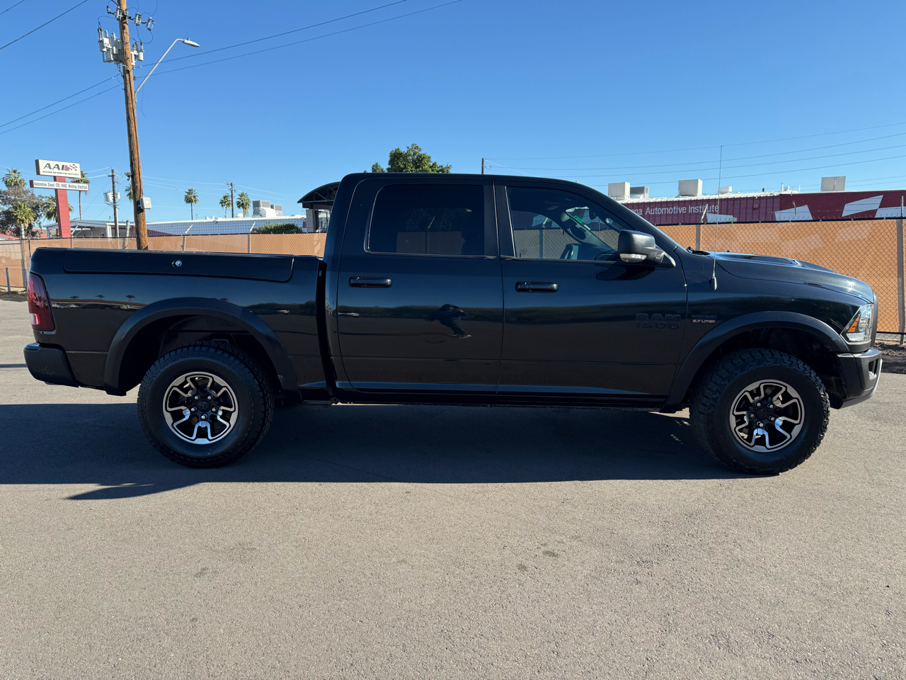 RAM 1500 4WD Crew Cab 140.5" Rebel 2017