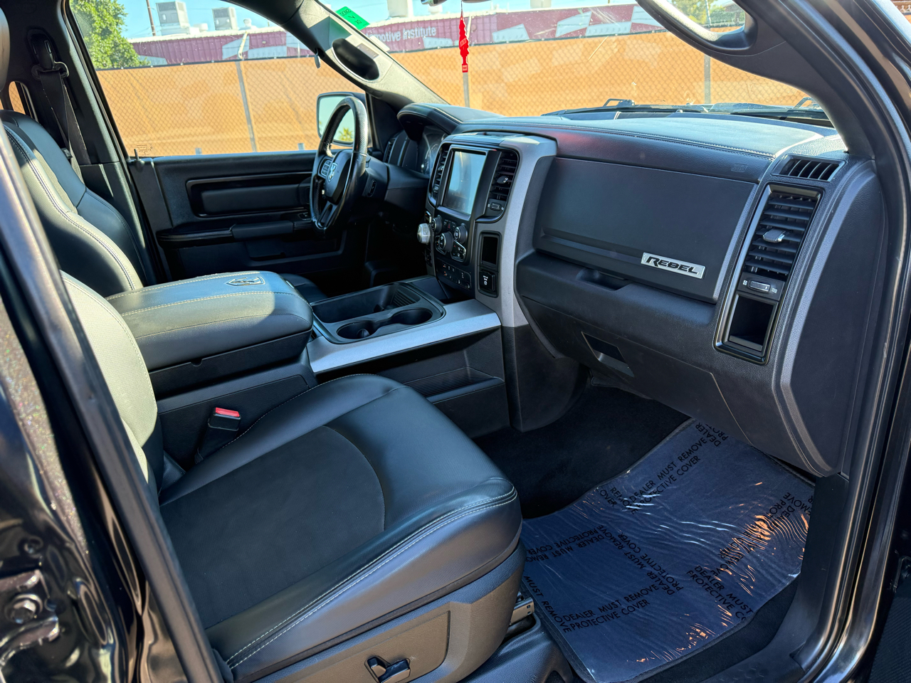 RAM 1500 4WD Crew Cab 140.5" Rebel 2017