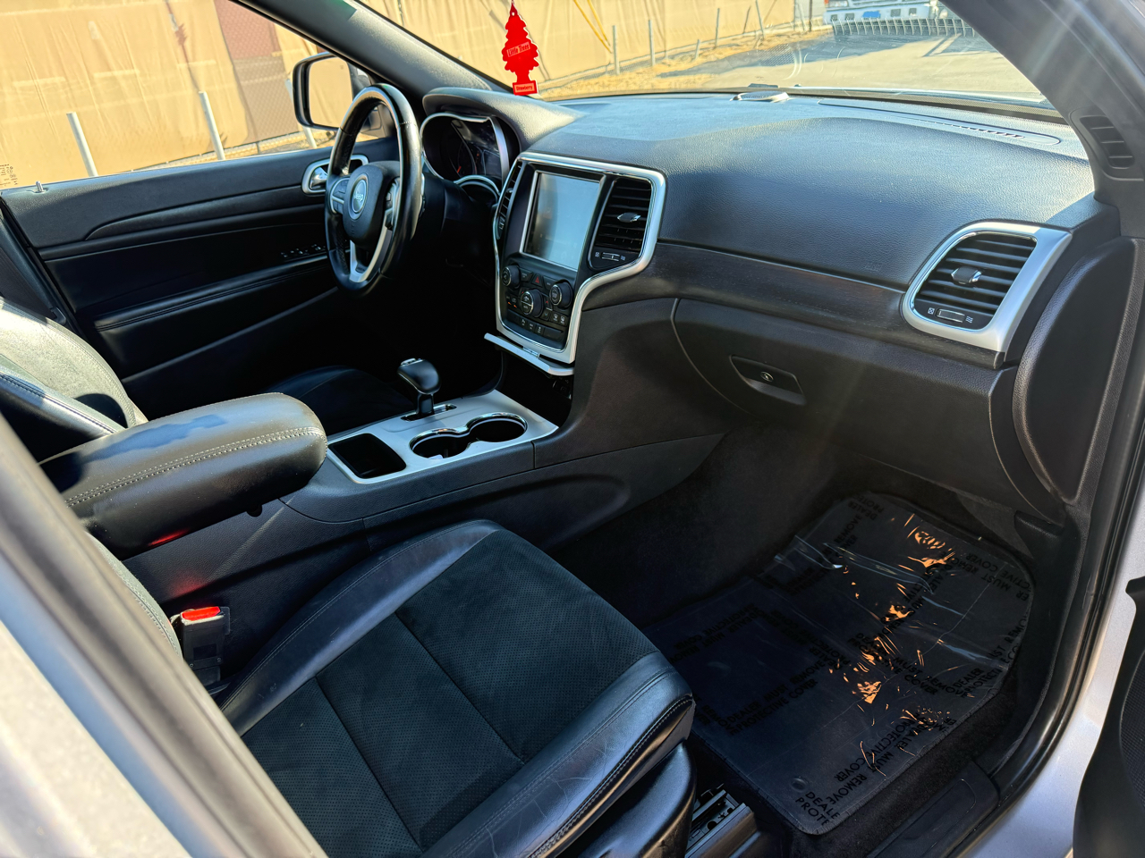 Jeep Grand Cherokee Laredo 4WD 2015