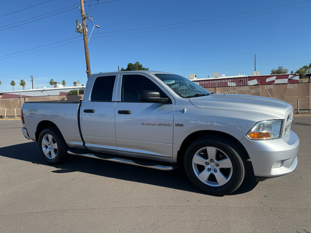 RAM 1500 2WD Crew Cab 140.5" SLT 2012
