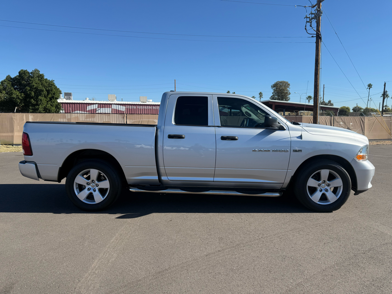 RAM 1500 2WD Crew Cab 140.5" SLT 2012