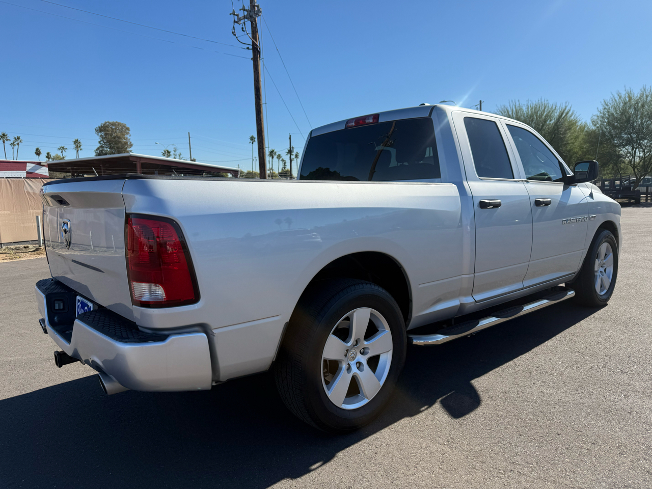 RAM 1500 2WD Crew Cab 140.5" SLT 2012