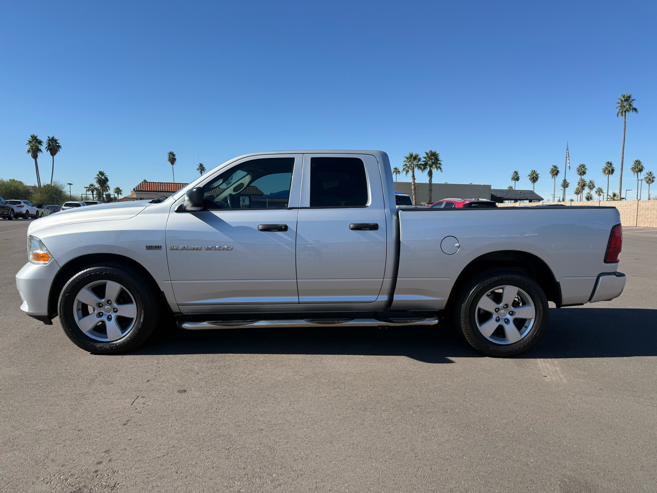 RAM 1500 2WD Crew Cab 140.5" SLT 2012