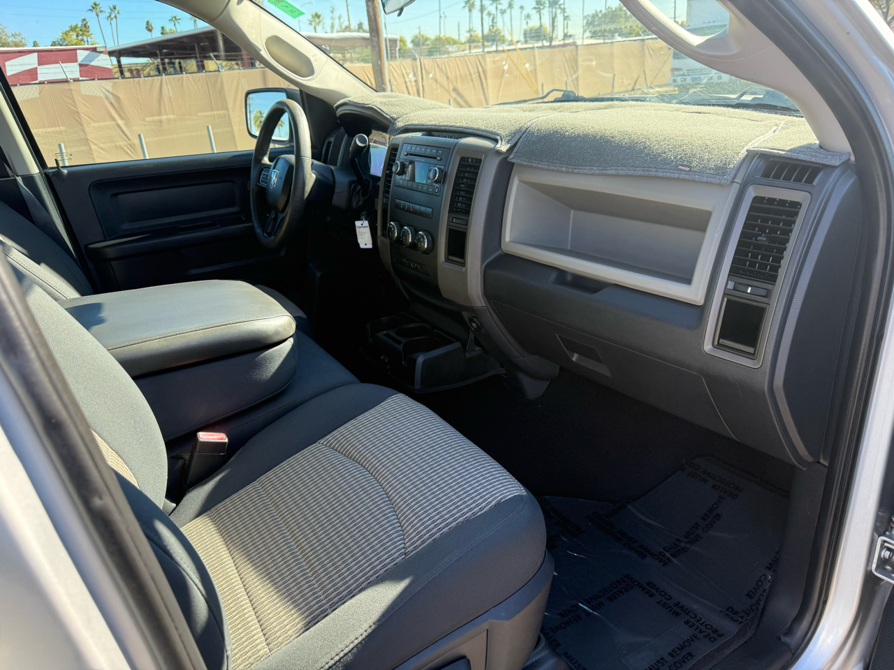 RAM 1500 2WD Crew Cab 140.5" SLT 2012