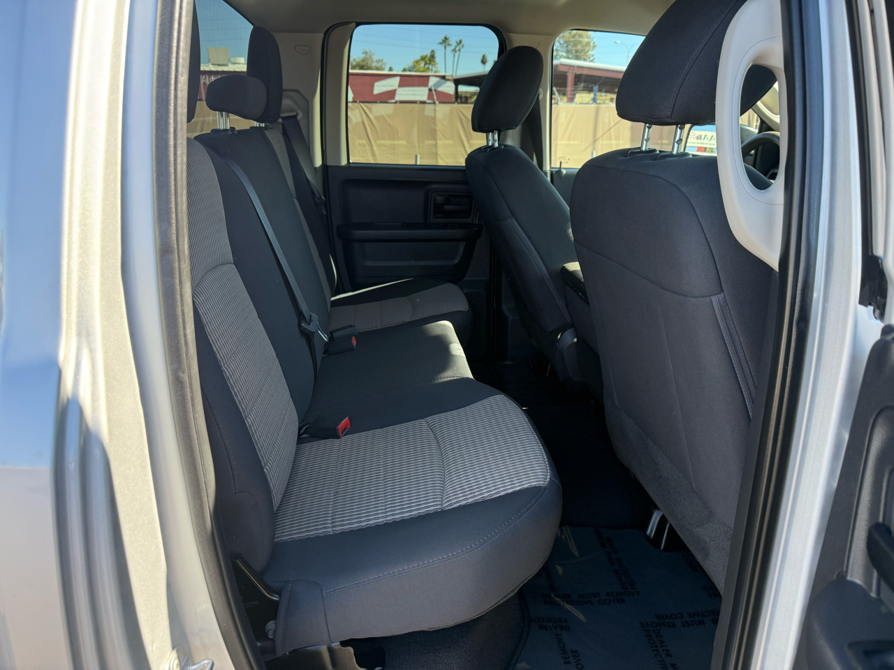 RAM 1500 2WD Crew Cab 140.5" SLT 2012