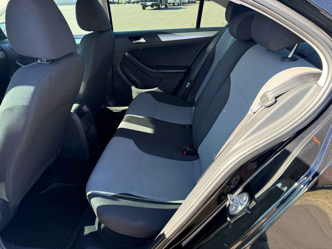 Volkswagen Jetta 1.4T S 6A 2017