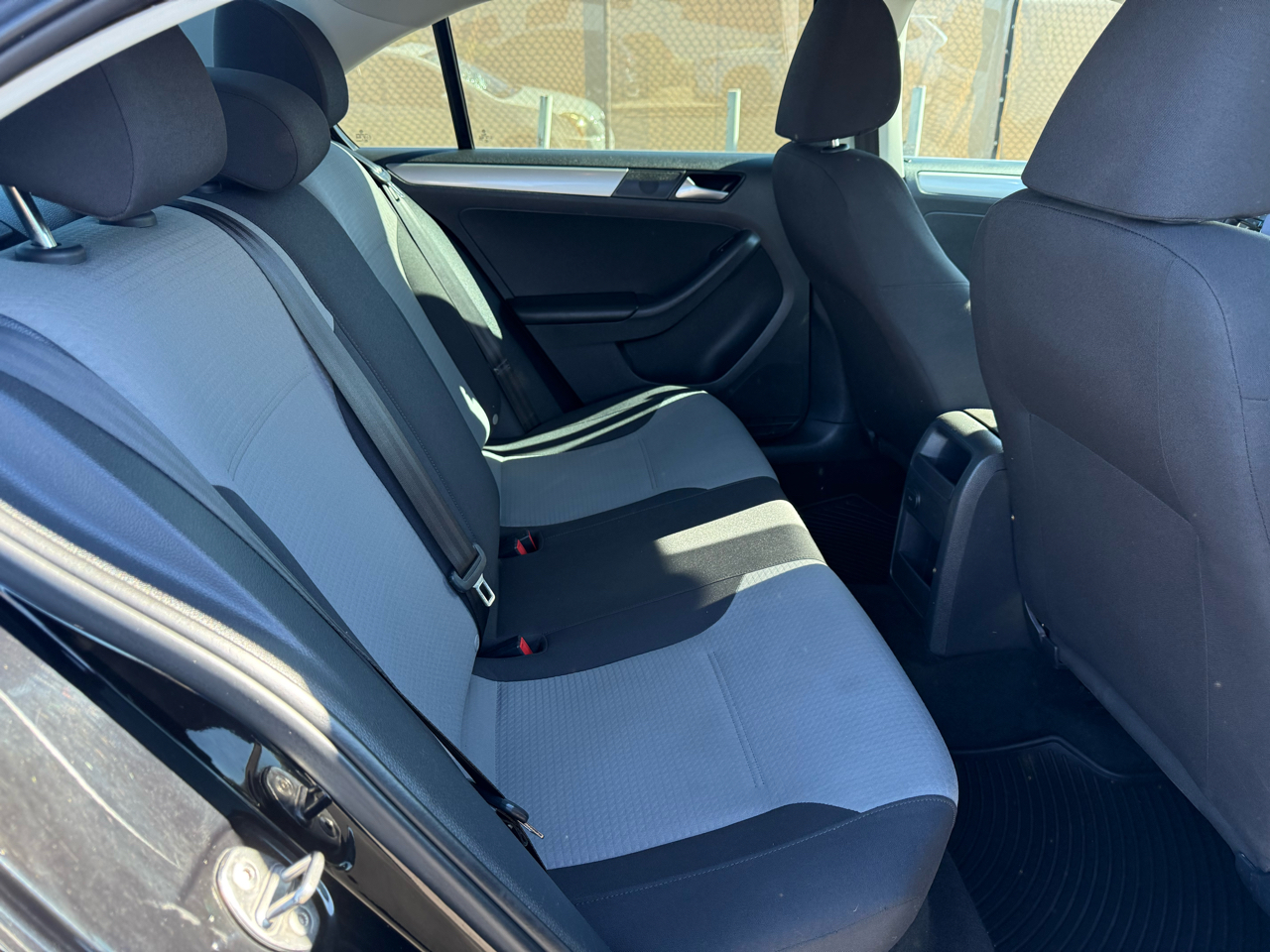 Volkswagen Jetta 1.4T S 6A 2017