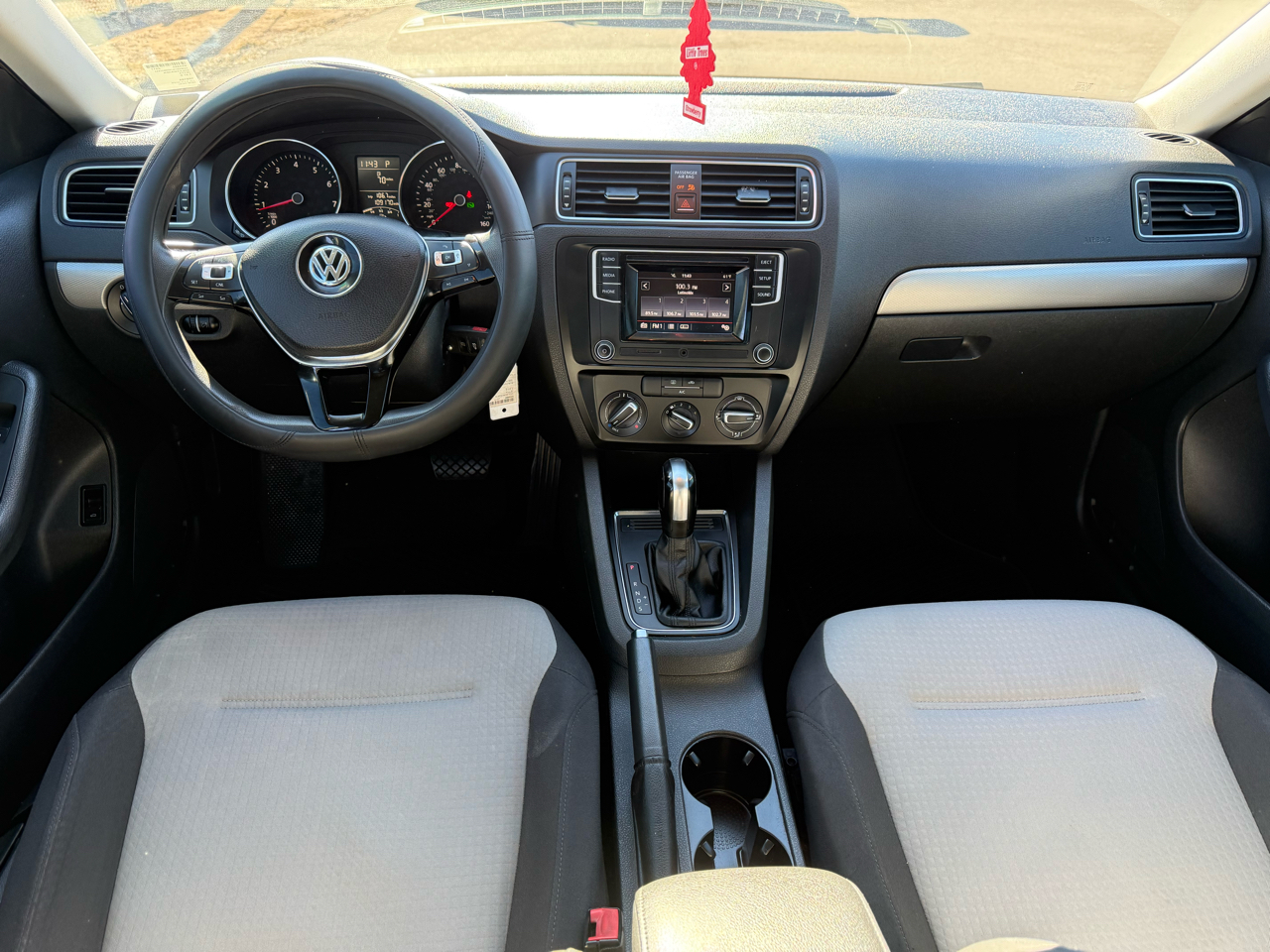 Volkswagen Jetta 1.4T S 6A 2017