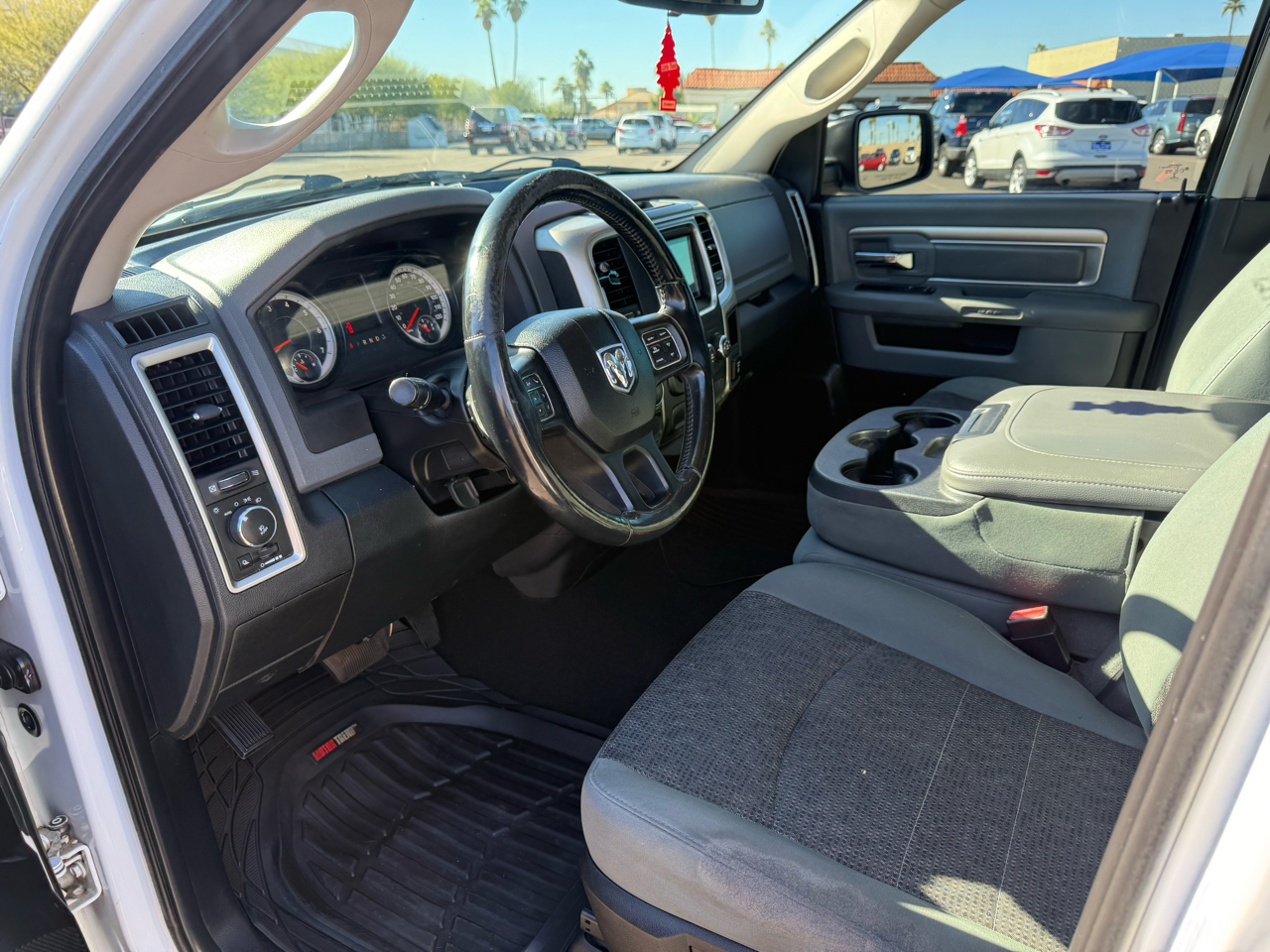 RAM 1500 2WD Crew Cab 140.5" Big Horn 2015