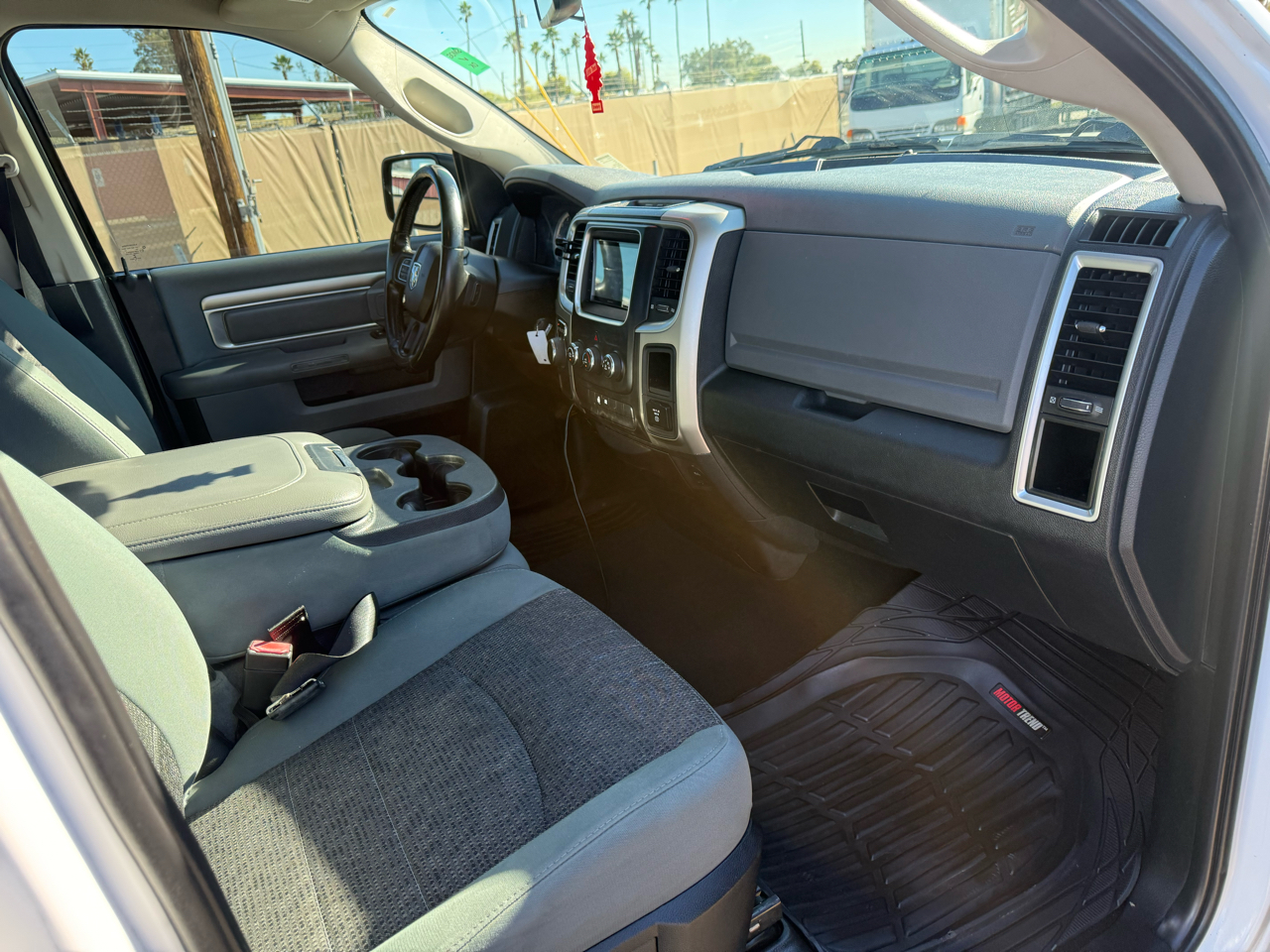 RAM 1500 2WD Crew Cab 140.5" Big Horn 2015