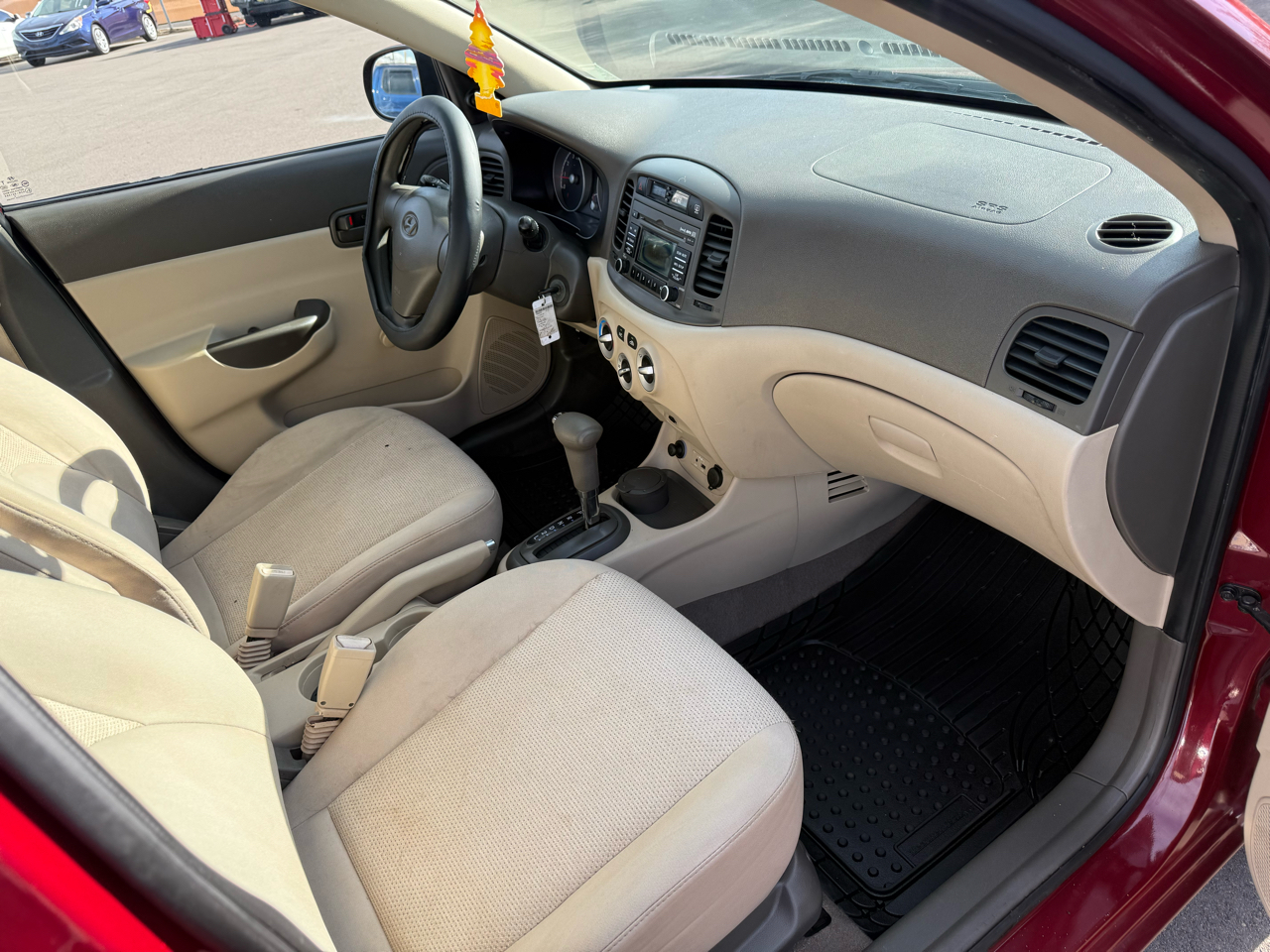 Hyundai Accent GLS 4-Door 2010