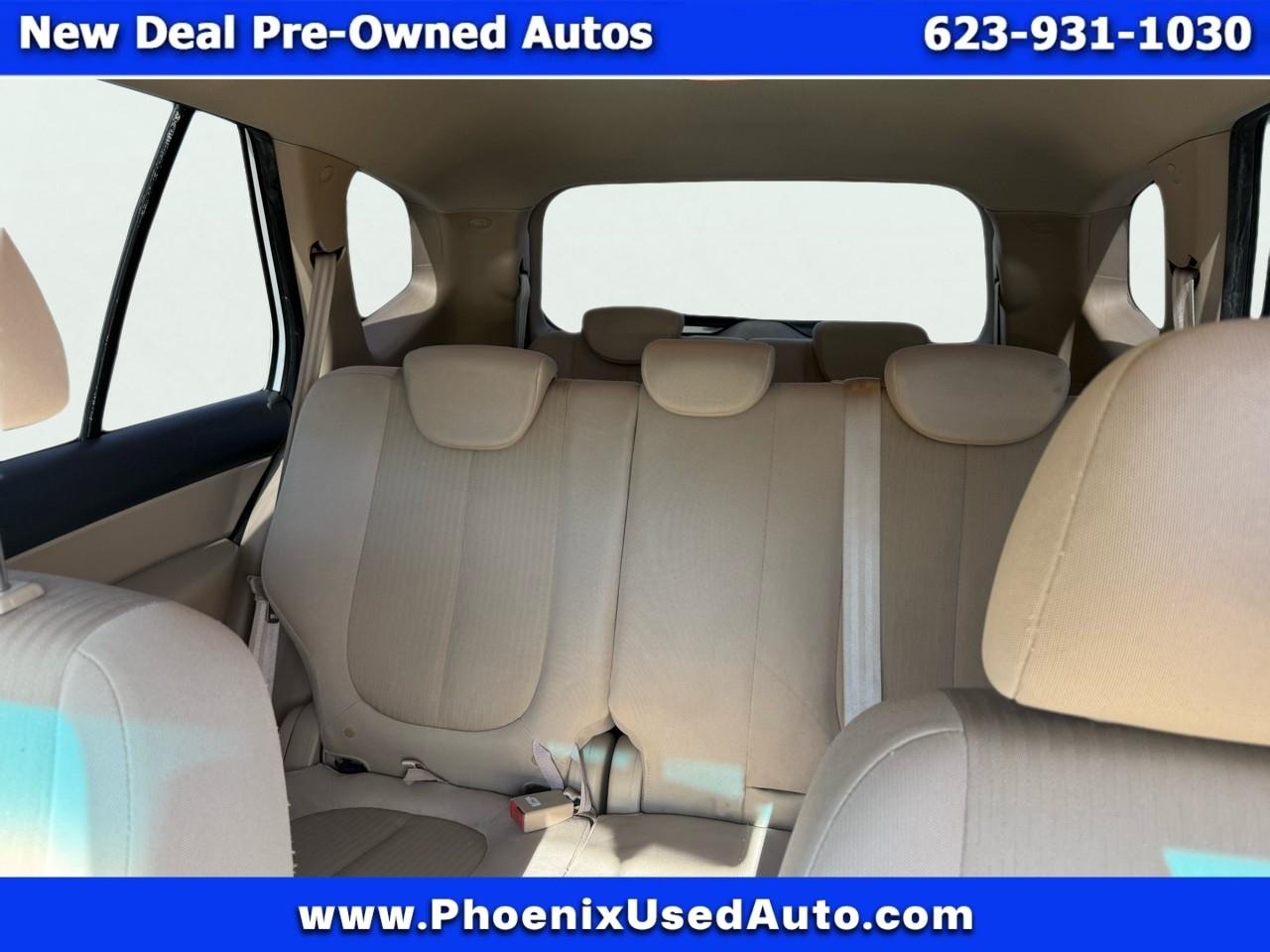 Kia Rondo LX 2010