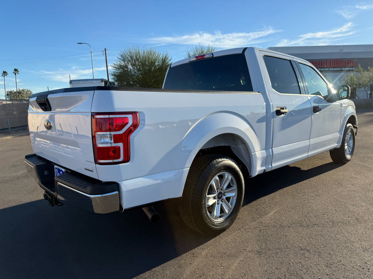 Ford F-150 2WD SuperCrew 139" XL 2018