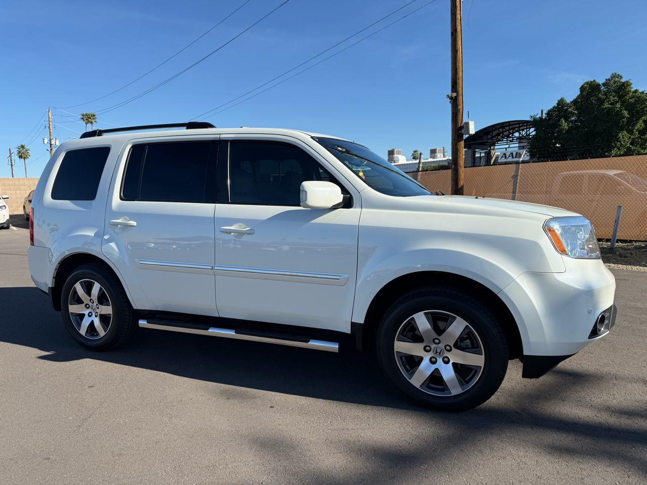 Honda Pilot Touring 2WD 5-Spd AT with DVD 2012