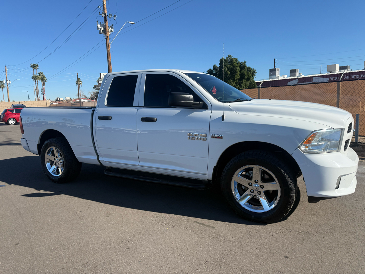 RAM 1500 2WD Crew Cab 140.5" Express 2017