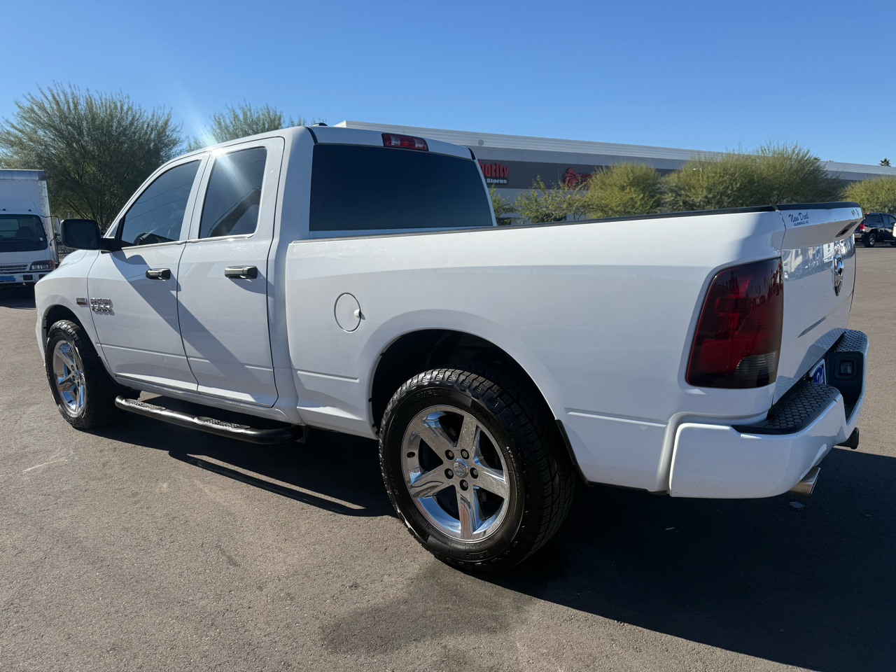 RAM 1500 2WD Crew Cab 140.5" Express 2017