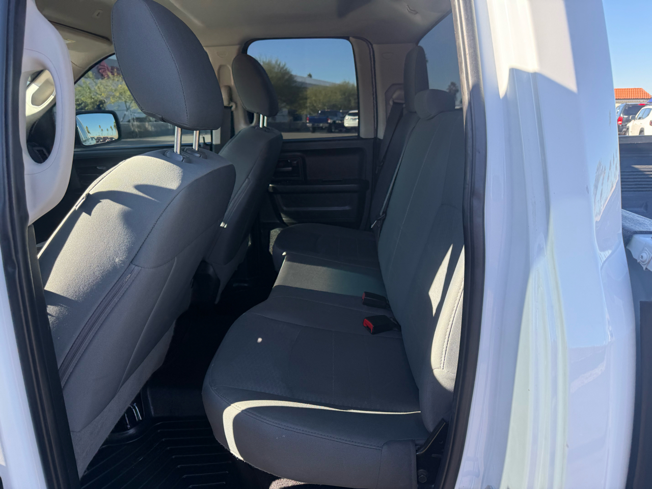 RAM 1500 2WD Crew Cab 140.5" Express 2017