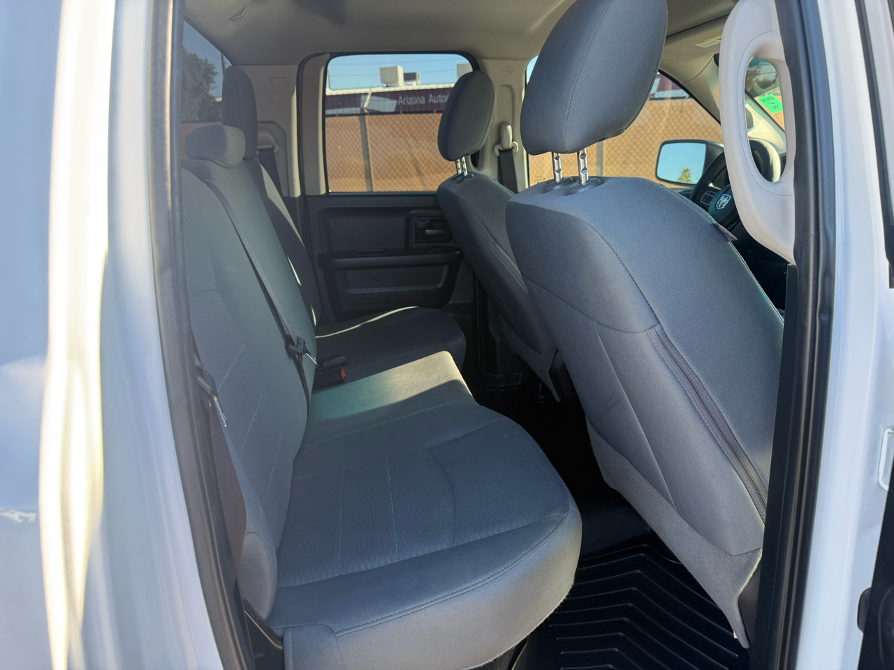 RAM 1500 2WD Crew Cab 140.5" Express 2017