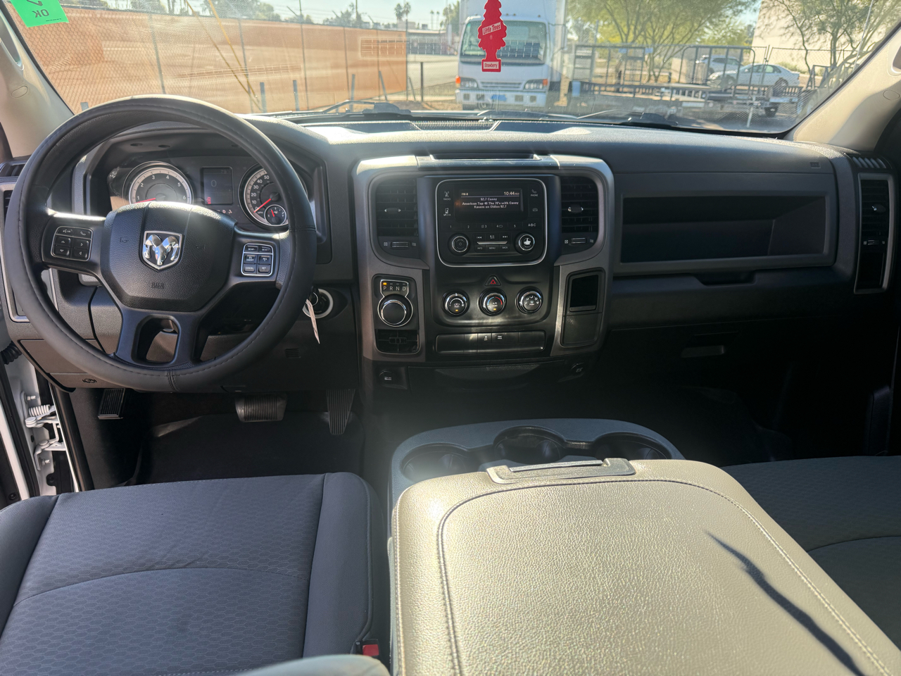 RAM 1500 2WD Crew Cab 140.5" Express 2017