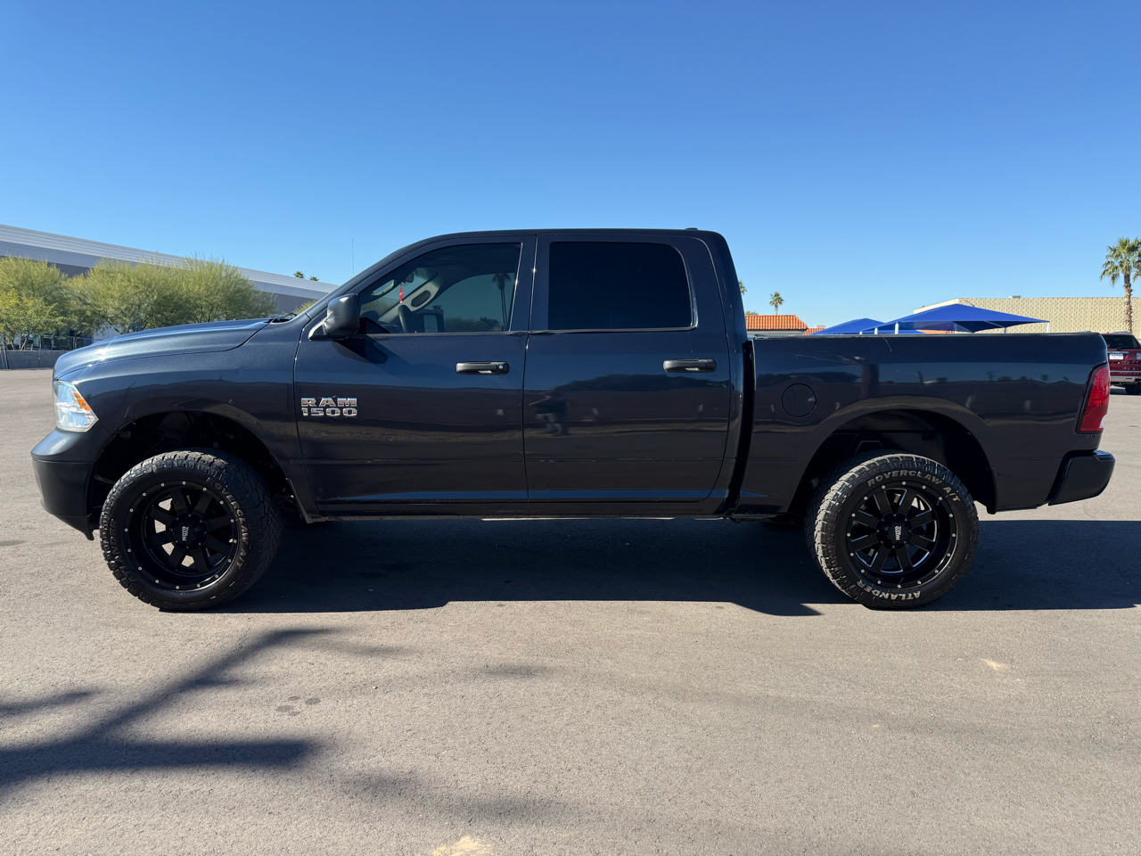 RAM 1500 2WD Crew Cab 140.5" Express 2017
