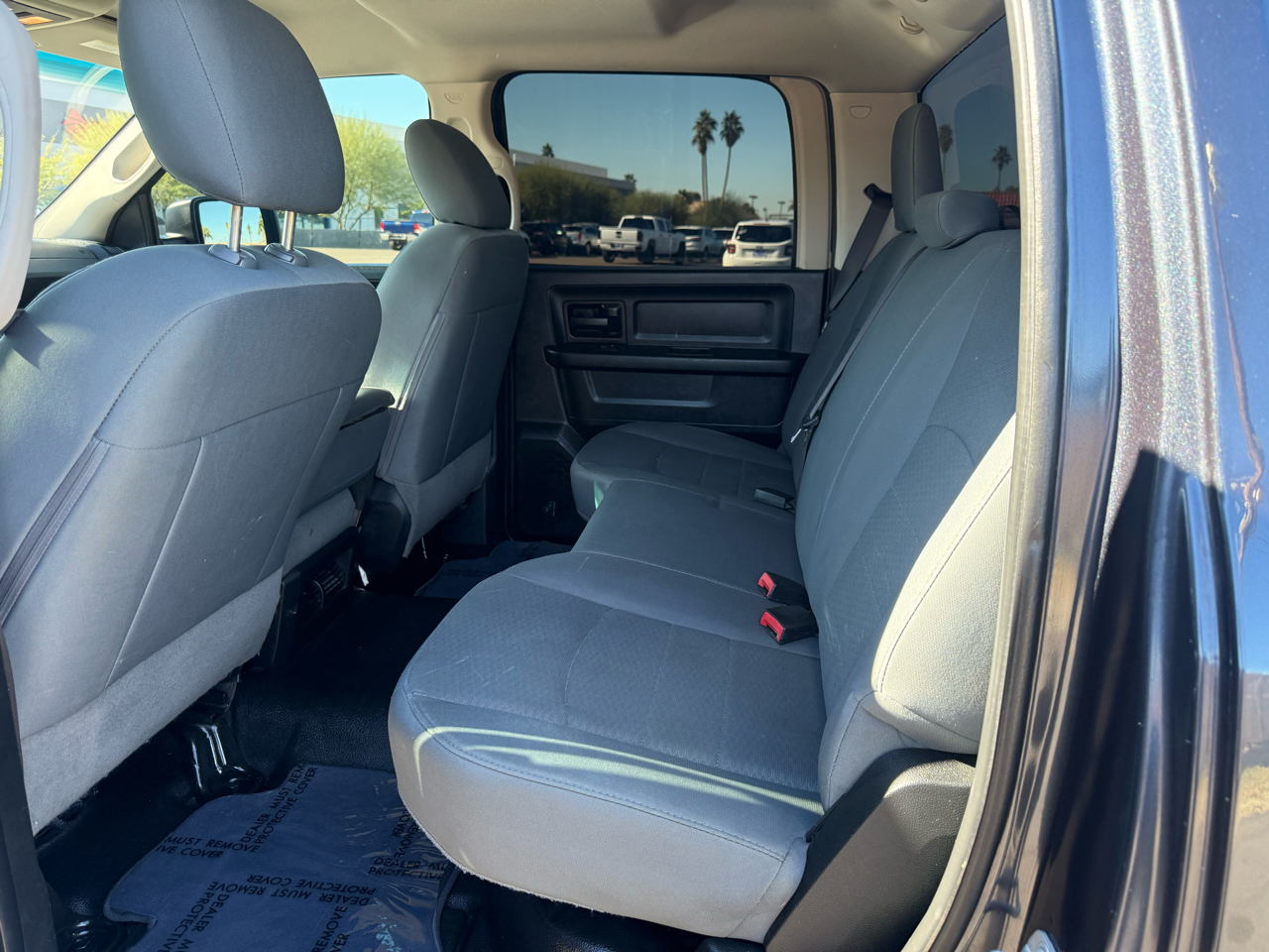 RAM 1500 2WD Crew Cab 140.5" Express 2017