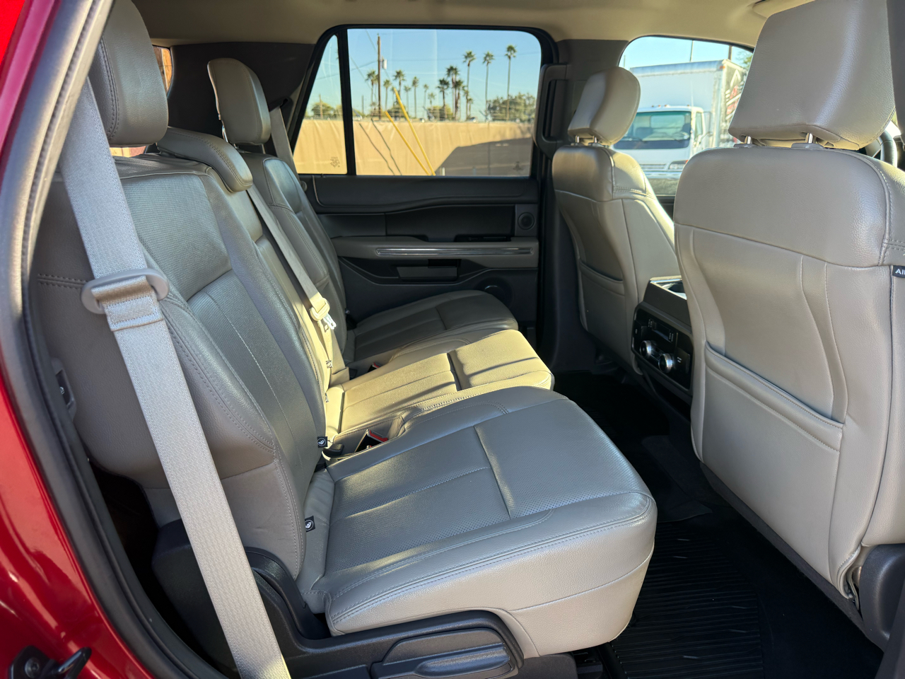 Ford Expedition XLT 4WD 2018
