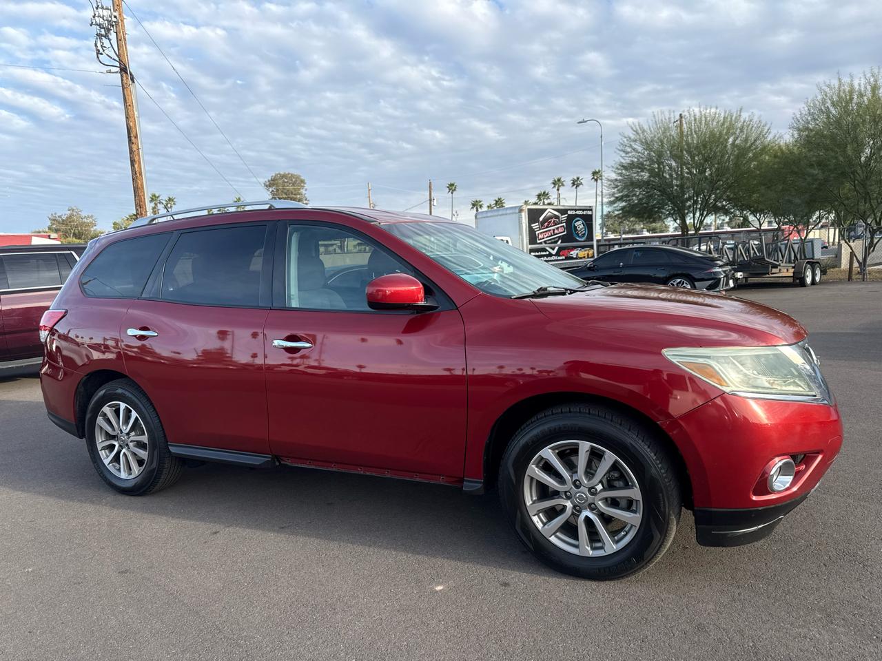 Nissan Pathfinder SV 2WD 2015