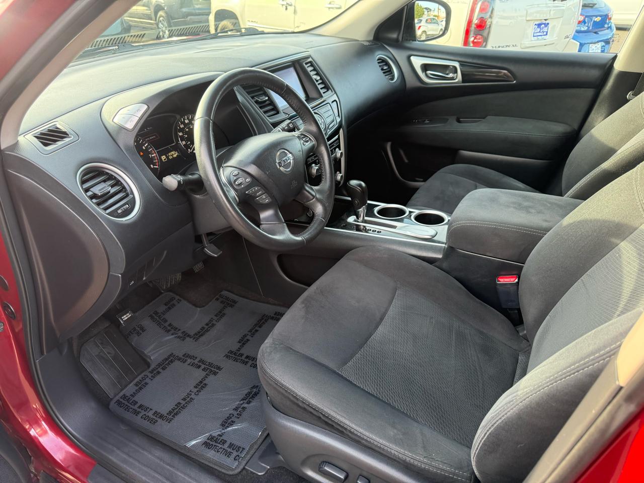 Nissan Pathfinder SV 2WD 2015