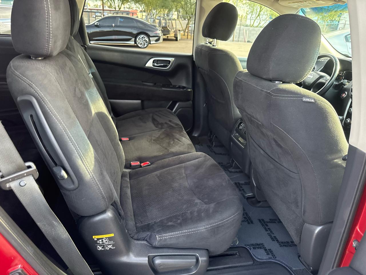 Nissan Pathfinder SV 2WD 2015