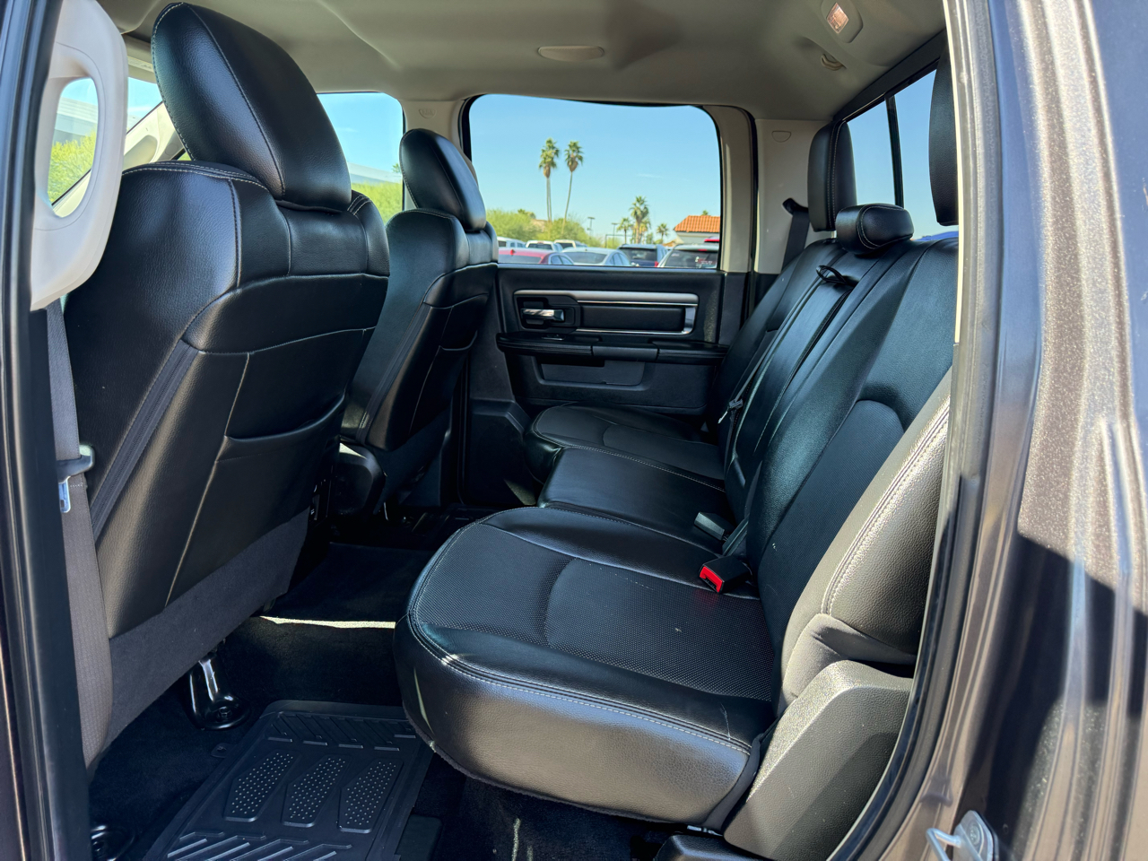 RAM 1500 4WD Crew Cab 140.5" Tradesman 2014