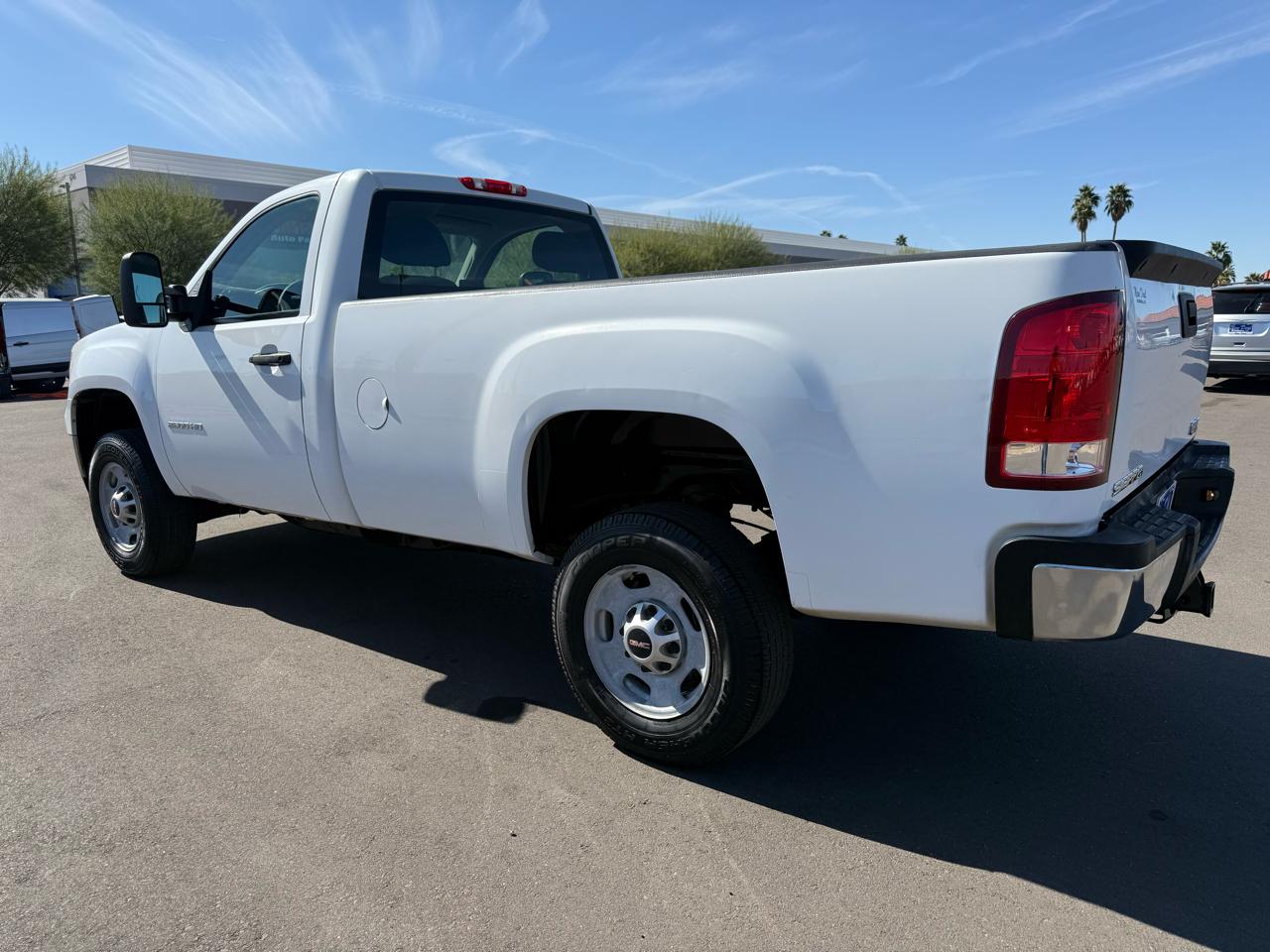 GMC Sierra 2500HD 2WD Reg Cab 142" 2014