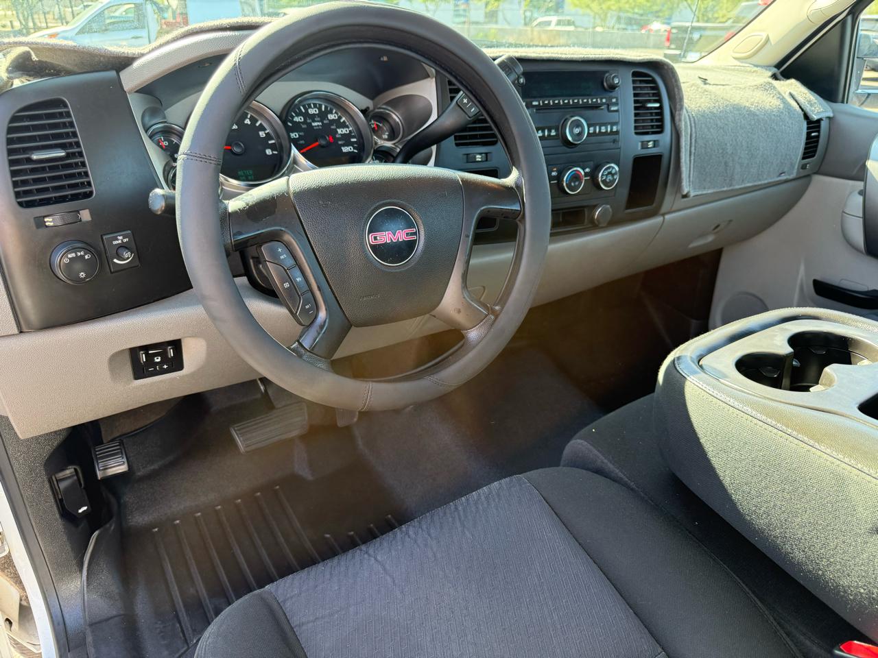 GMC Sierra 2500HD 2WD Reg Cab 142" 2014