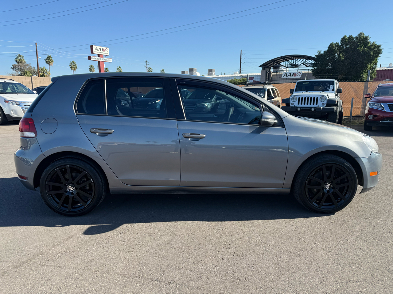 Volkswagen Golf 2.5L 4-Door PZEV 2011