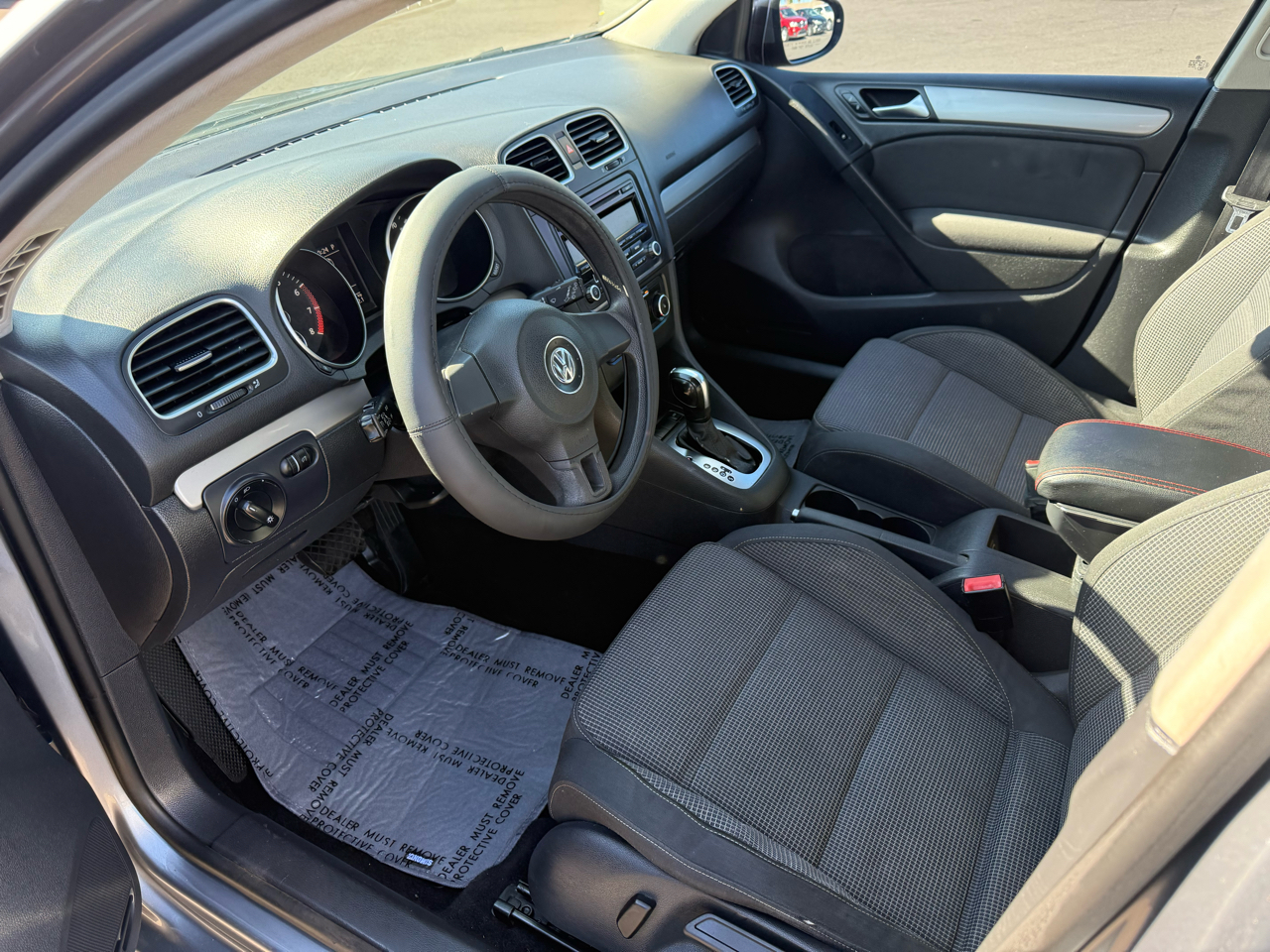 Volkswagen Golf 2.5L 4-Door PZEV 2011