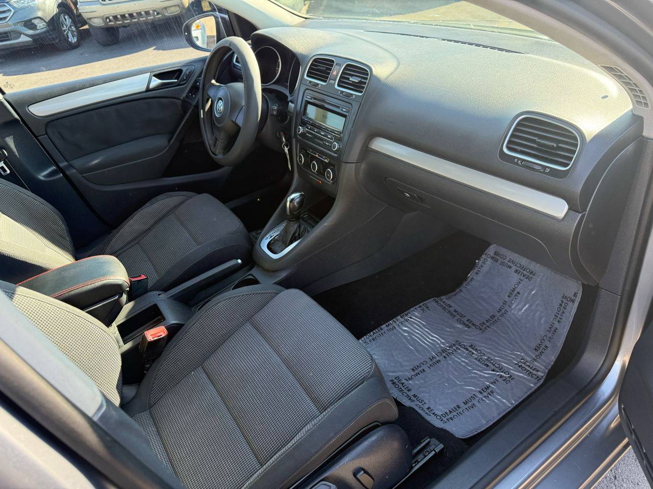 Volkswagen Golf 2.5L 4-Door PZEV 2011