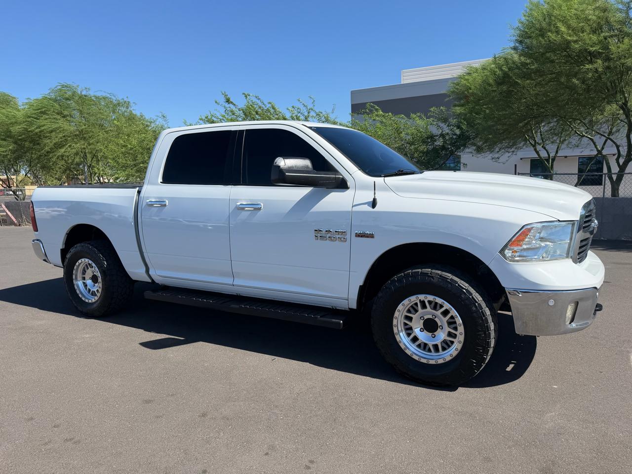 2018 RAM 1500 Big Horn 4x4 Crew Cab 5'7's photo