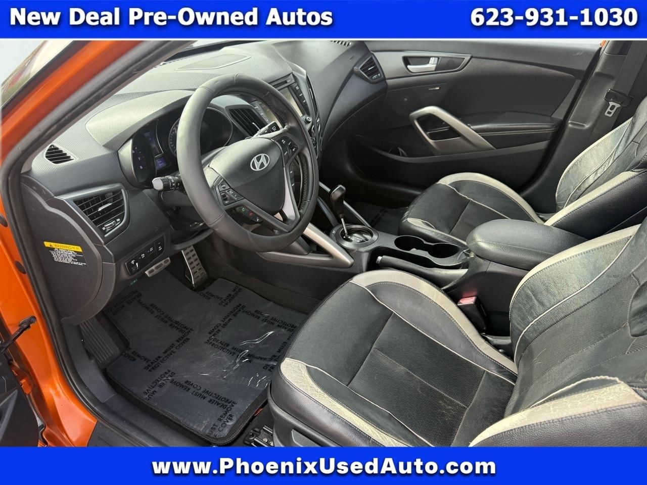 Hyundai Veloster Base 2013