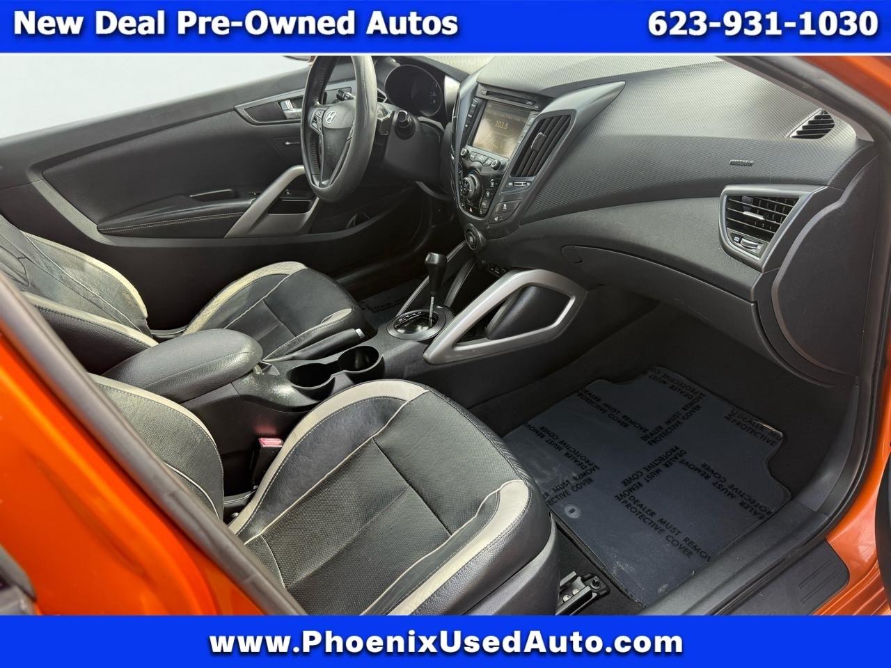 Hyundai Veloster Base 2013