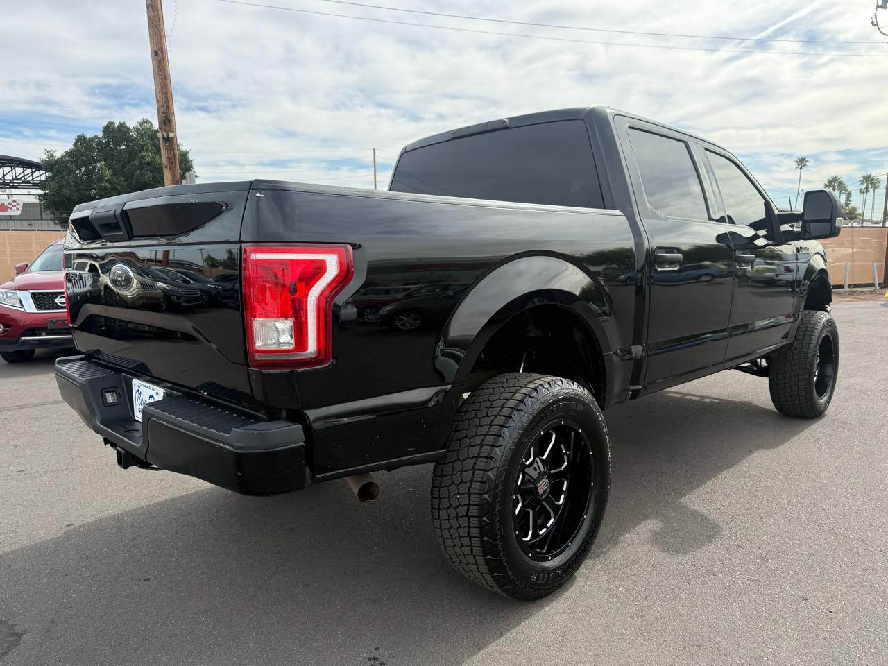 Ford F-150 4WD SuperCrew 139" XL 2017