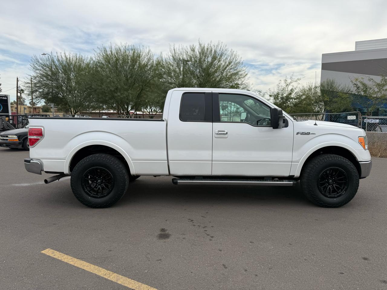 Ford F-150 2WD SuperCab 145" XL 2010