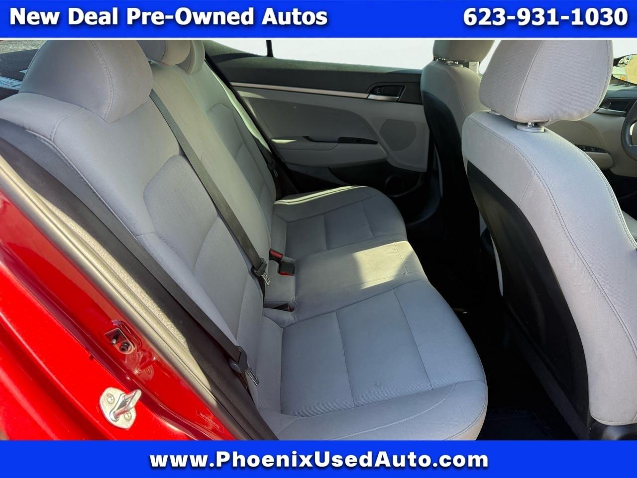 Hyundai Elantra SE 6AT 2018