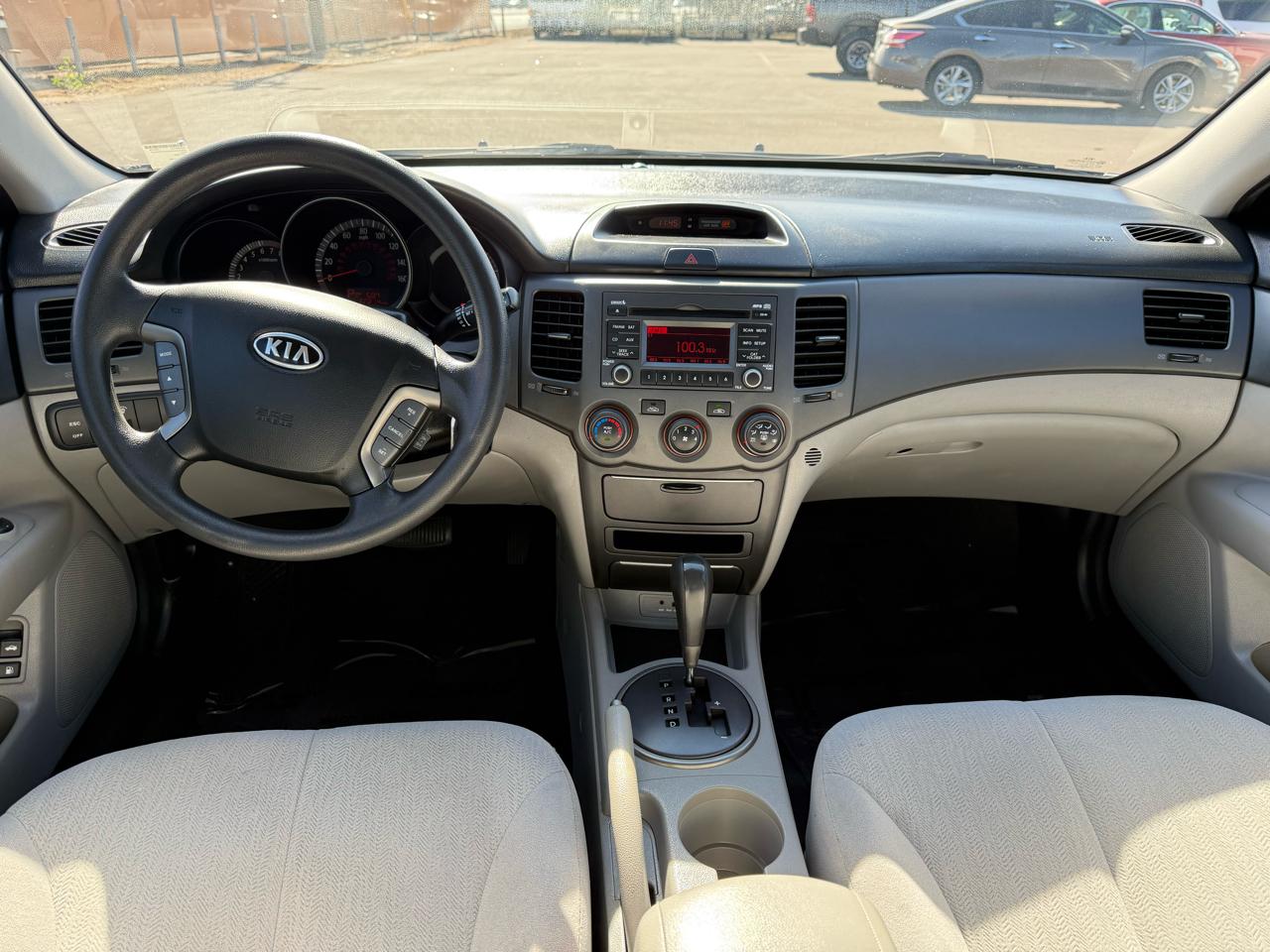 Kia Optima LX 2010