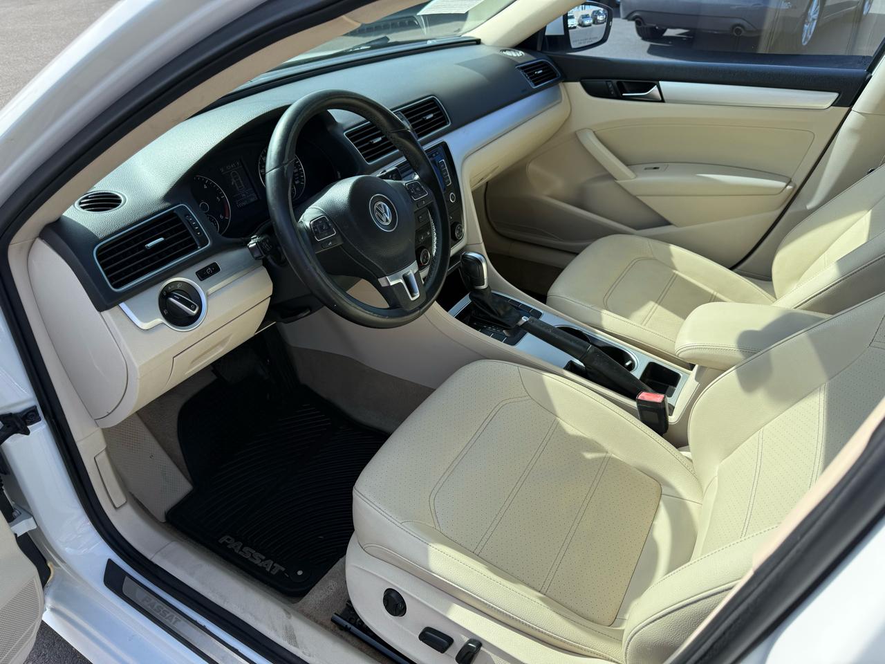 Volkswagen Passat 2.0L TDI SEL Premium 2013