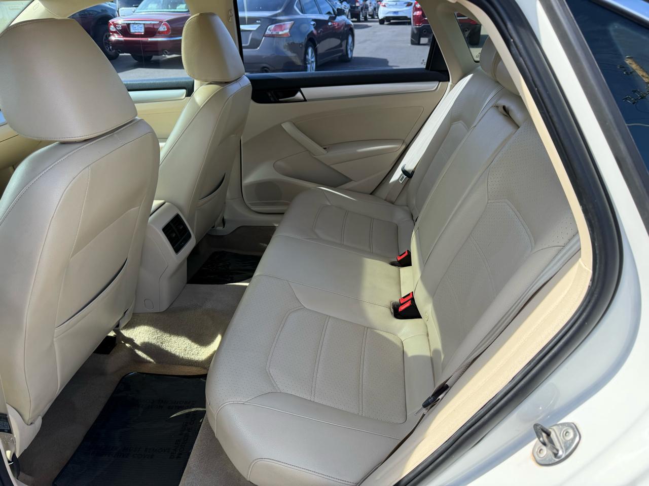 Volkswagen Passat 2.0L TDI SEL Premium 2013