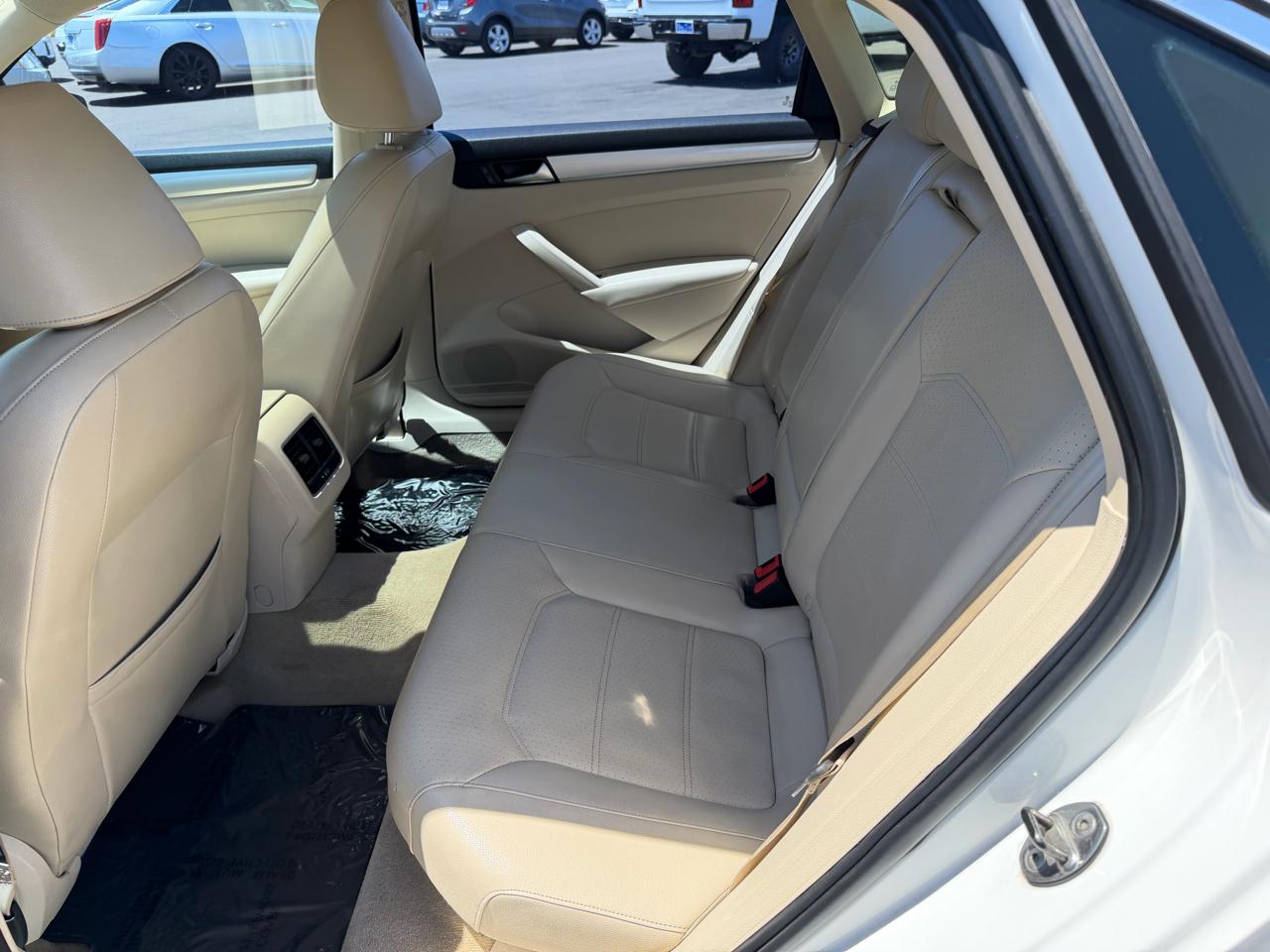 Volkswagen Passat 2.0L TDI SEL Premium 2013