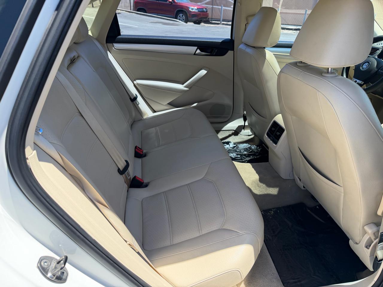 Volkswagen Passat 2.0L TDI SEL Premium 2013