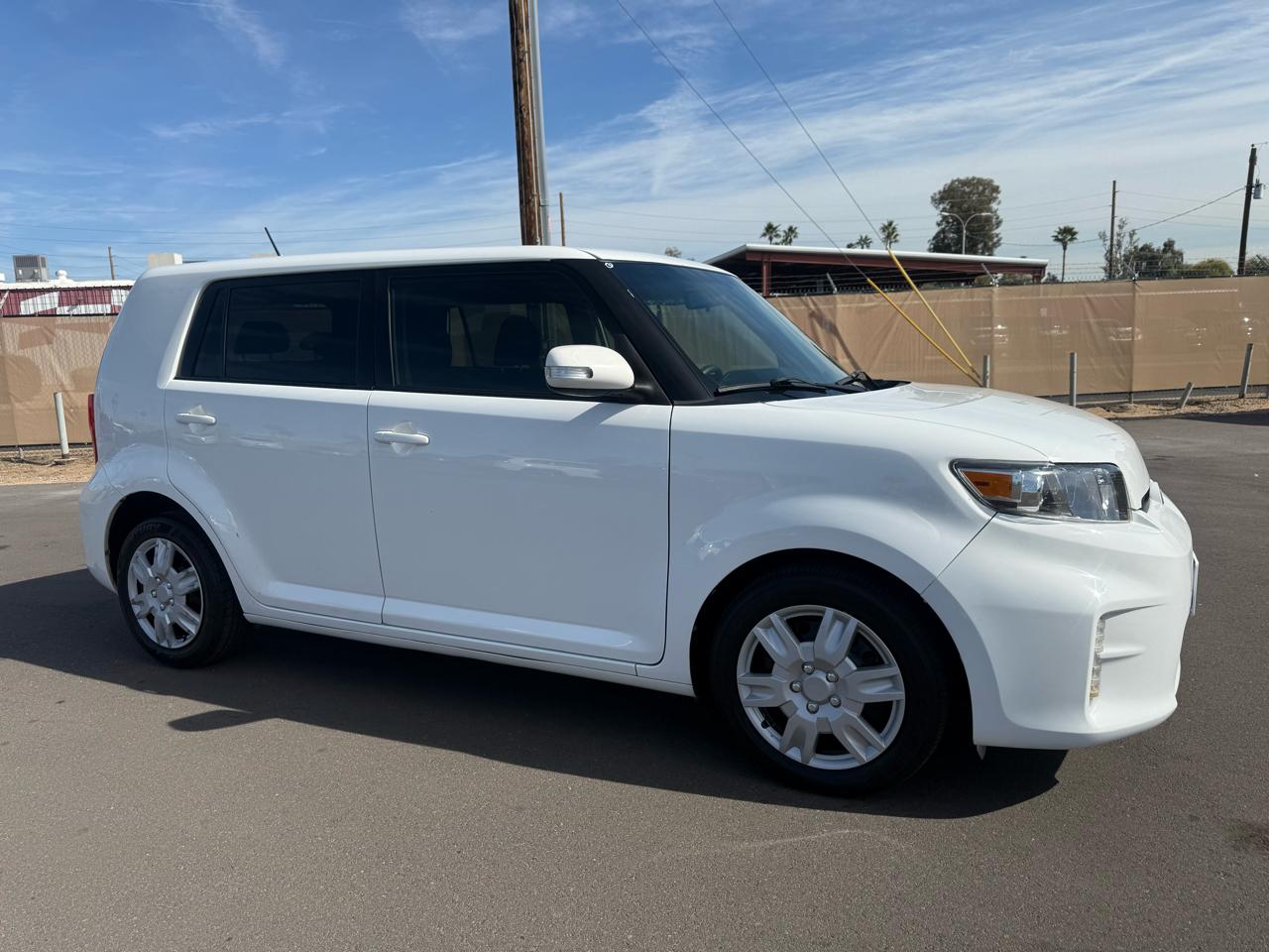 2015 Scion xB 5-Door Wagon 5-Spd MT