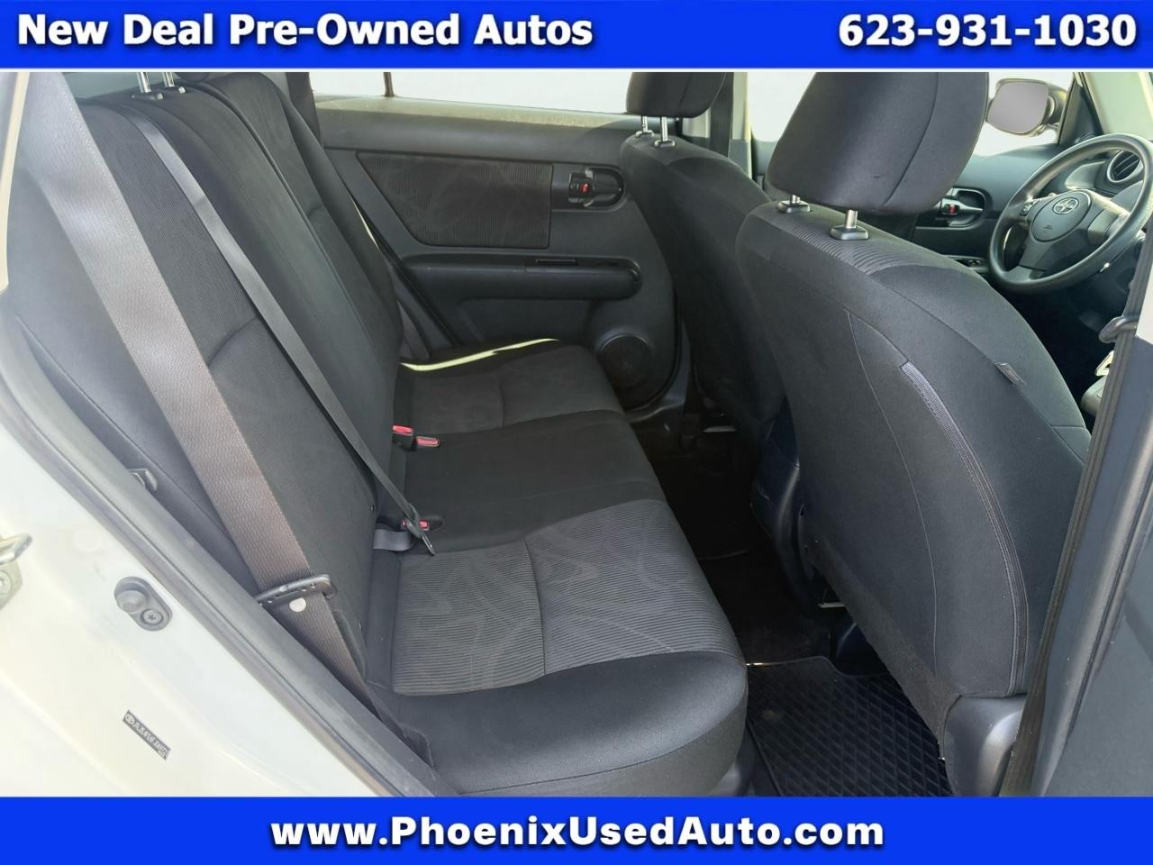 Scion xB 5-Door Wagon 5-Spd MT 2015