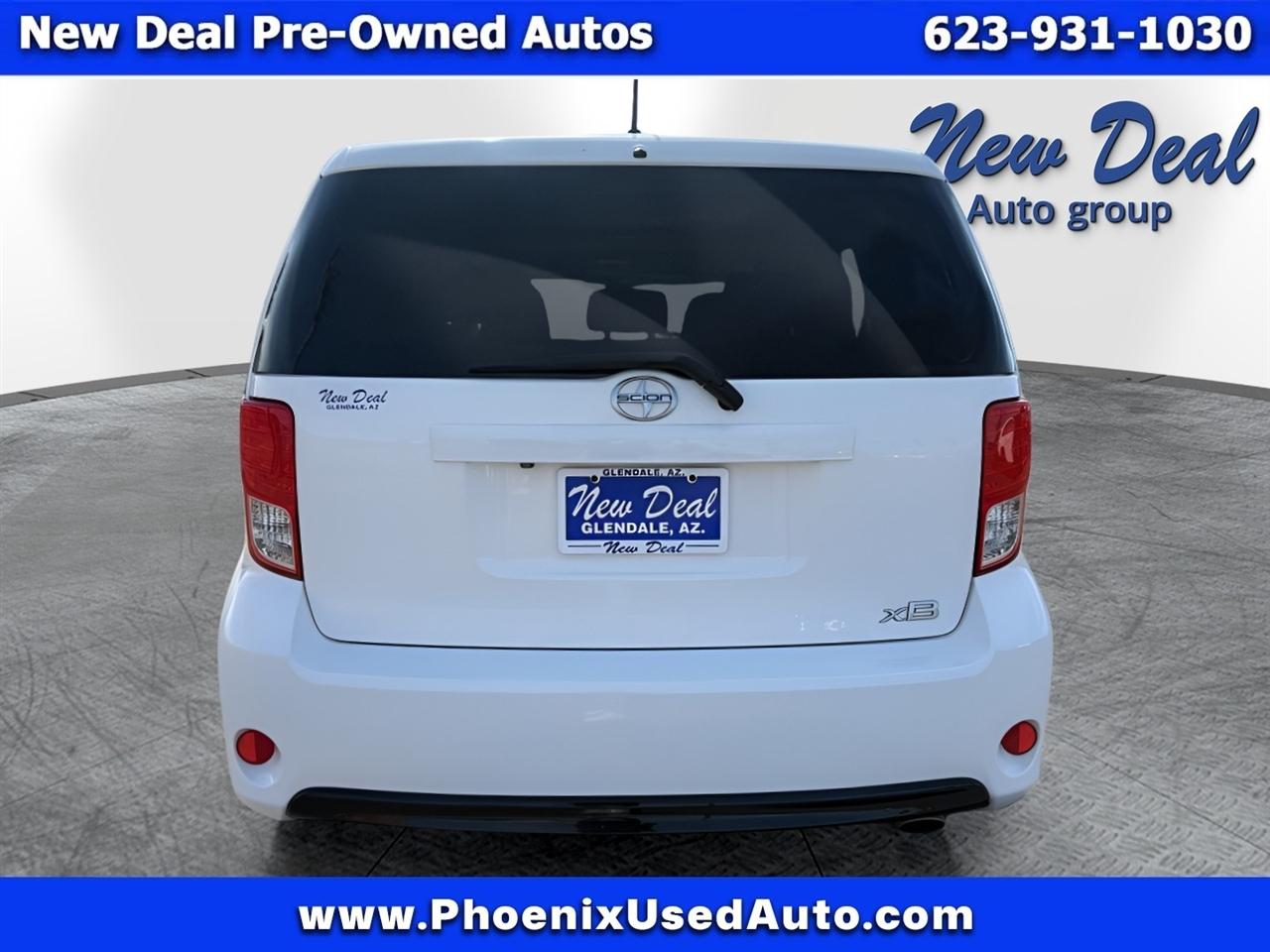 Scion xB 5-Door Wagon 5-Spd MT 2015