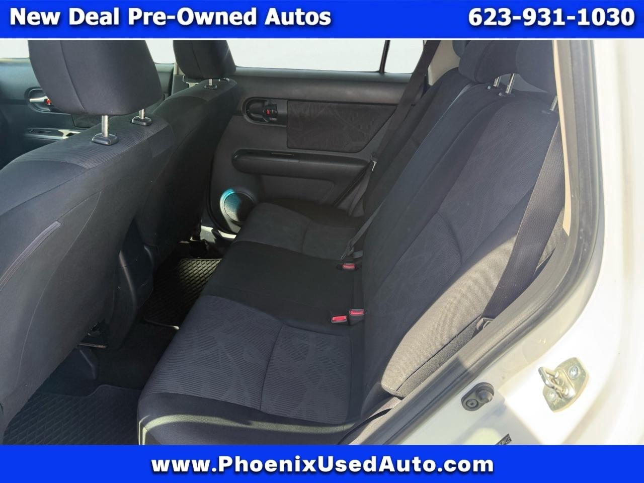 Scion xB 5-Door Wagon 5-Spd MT 2015
